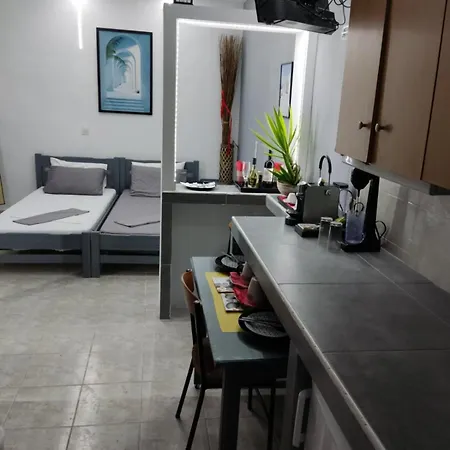 Petite Economy İskados