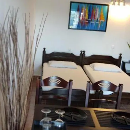 Petite Economy Apartmanhotel Szkiáthosz