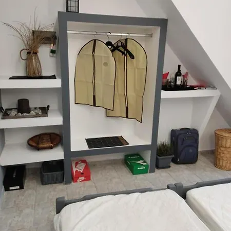 Petite Economy İskados