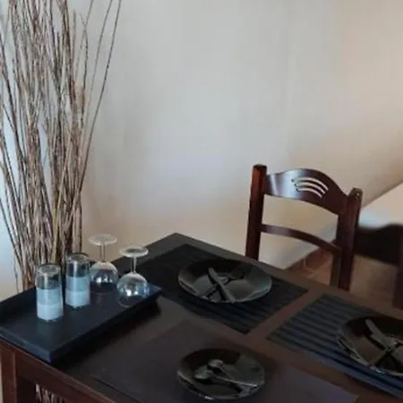 Petite Economy Szkiáthosz