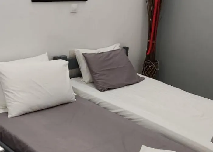 Apartahotel Petite Economy 3*