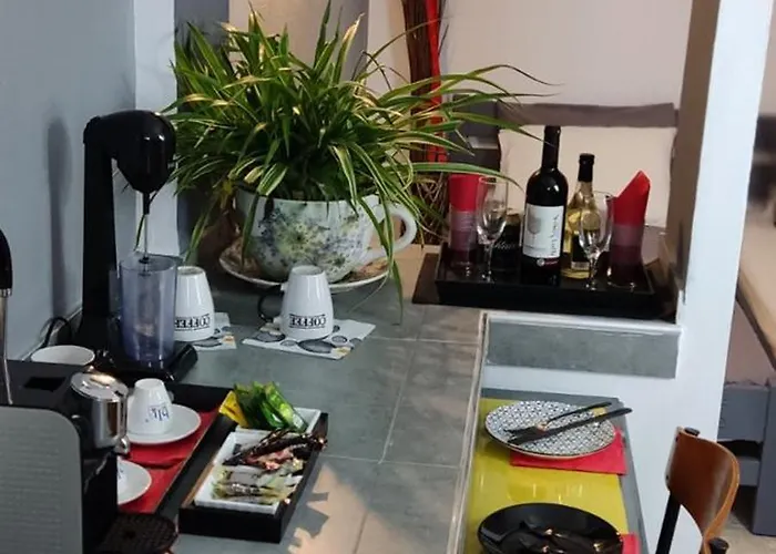 Petite Economy Apartahotel 3*