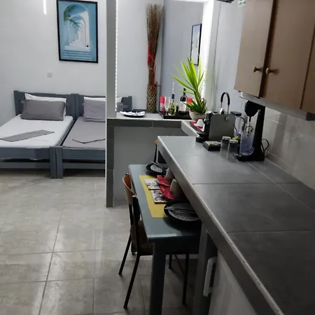 Petite Economy Aparthotel 3*