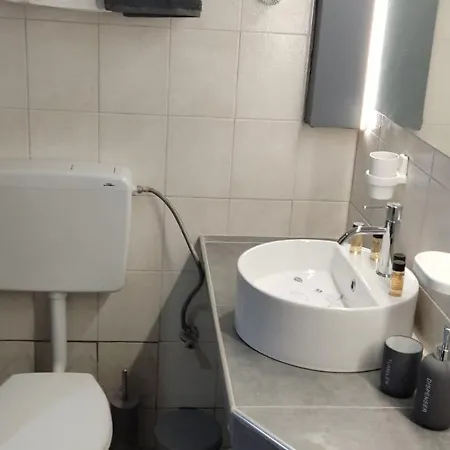 Aparthotel Petite Economy 3*