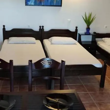 Petite Economy Aparthotel Skiathos Town