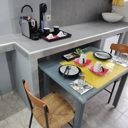 Petite Economy Aparthotel 3*
