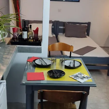 Petite Economy Aparthotel Skiathos Town