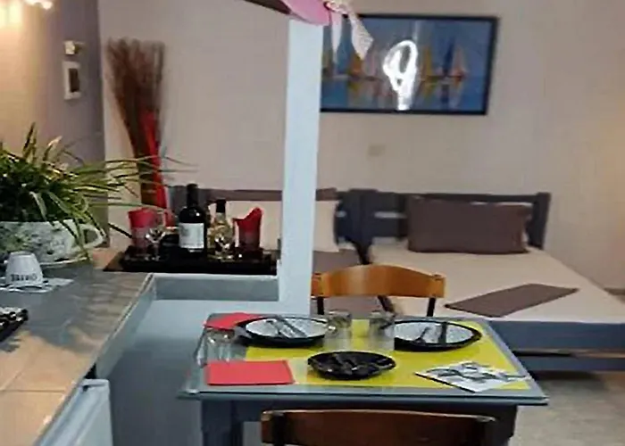 Petite Economy 3* העיירה סקיאתוס